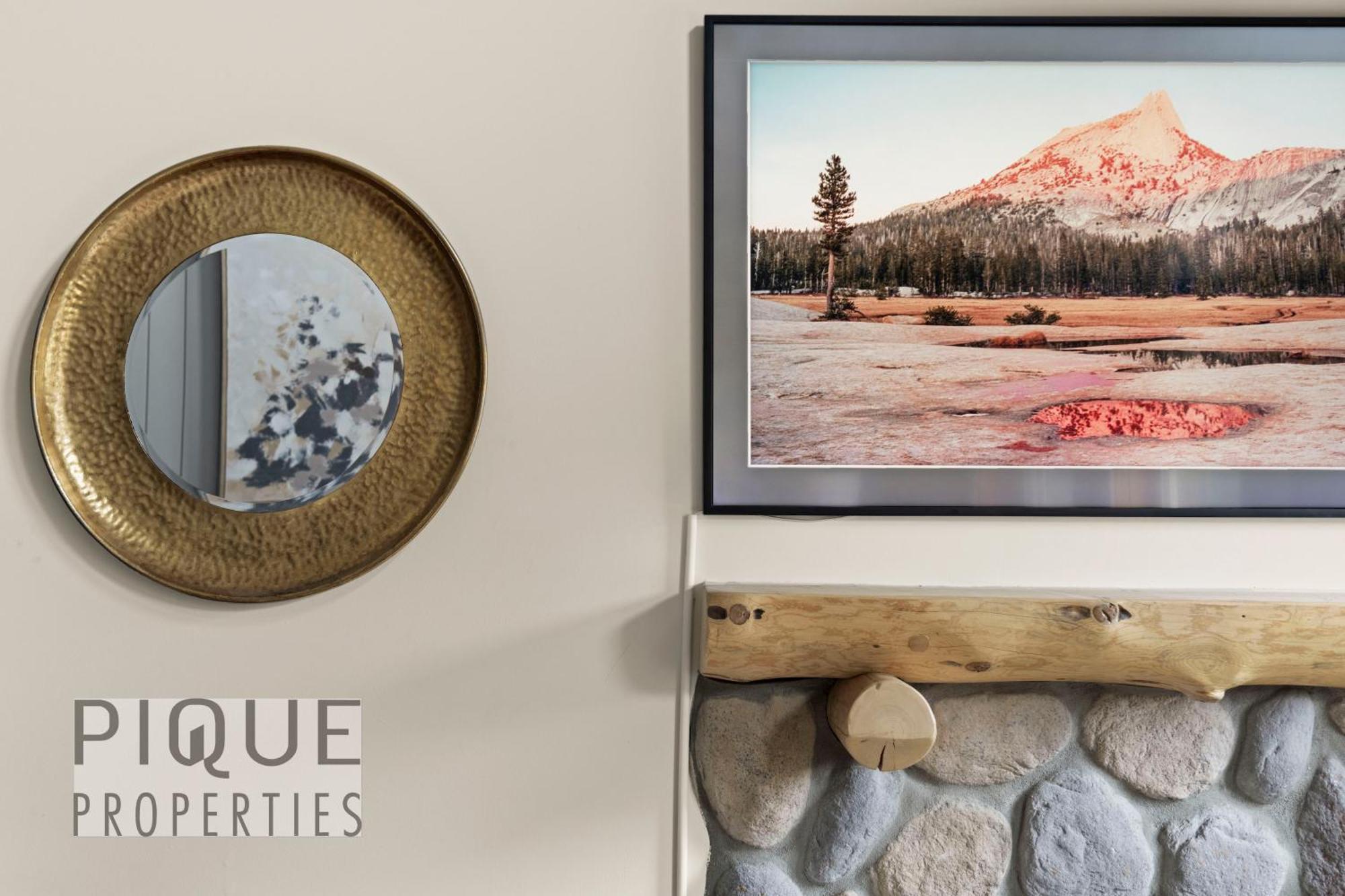 Mountain Loft Retreat, Heated Pool & Hot Tub, Ug Parking, Balcony, Wifi! Lägenhet Canmore Exteriör bild