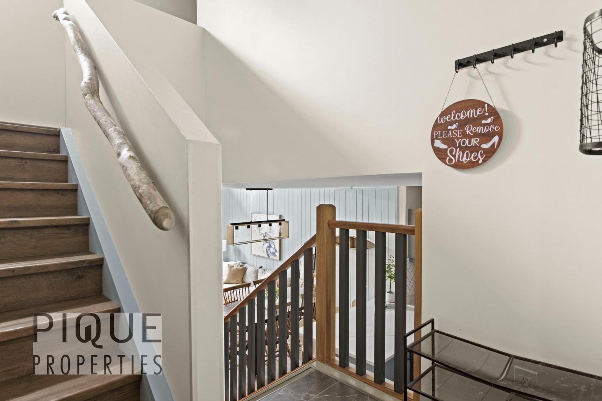 Mountain Loft Retreat, Heated Pool & Hot Tub, Ug Parking, Balcony, Wifi! Lägenhet Canmore Exteriör bild